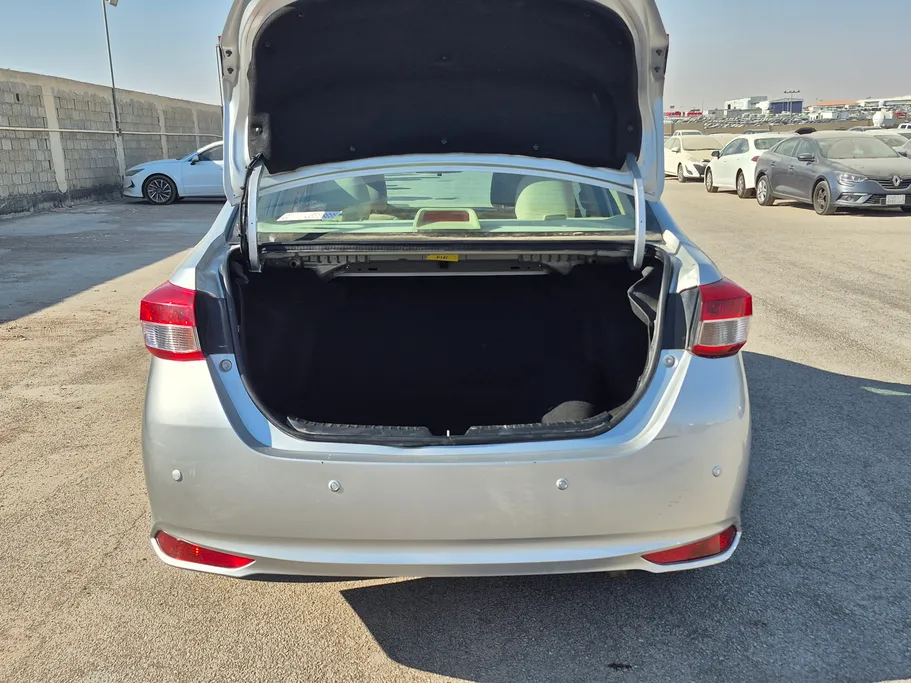 2021 Toyota Yaris  Y 