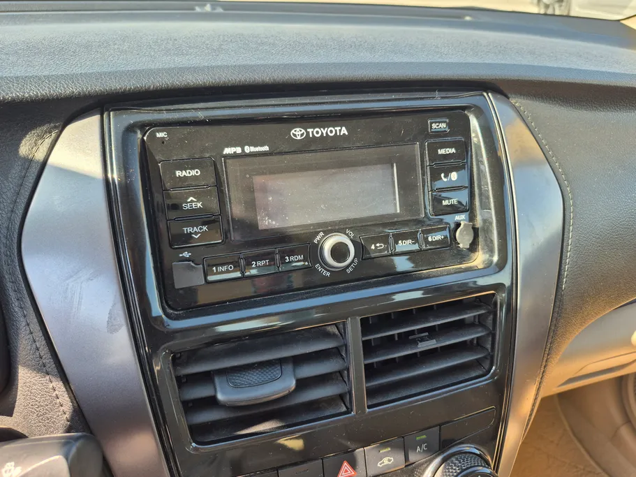 2021 Toyota Yaris  Y 