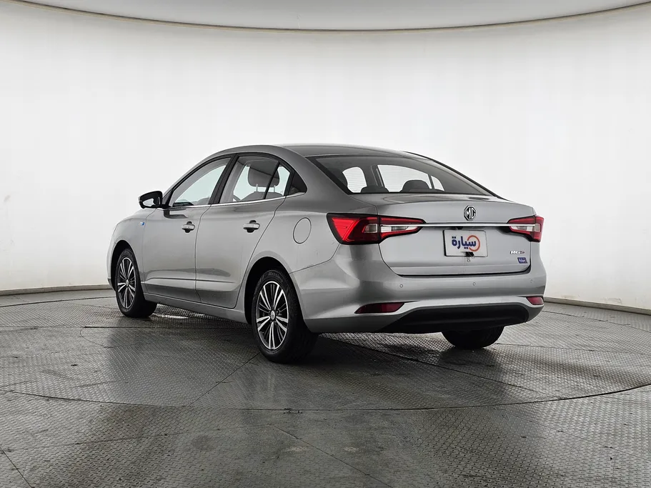 ام جي 5 LUX 2023 