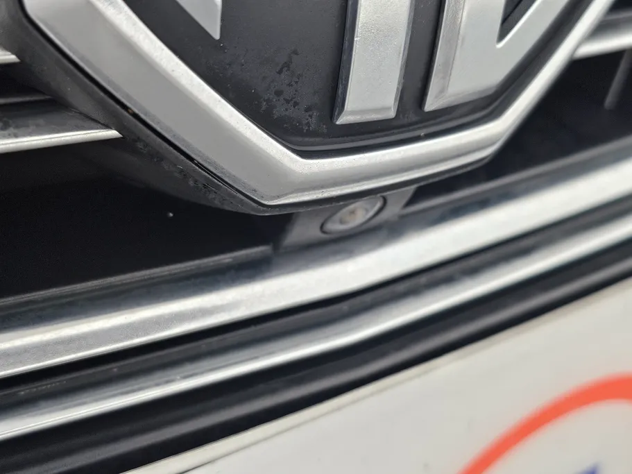 ام جي 5 LUX 2023 