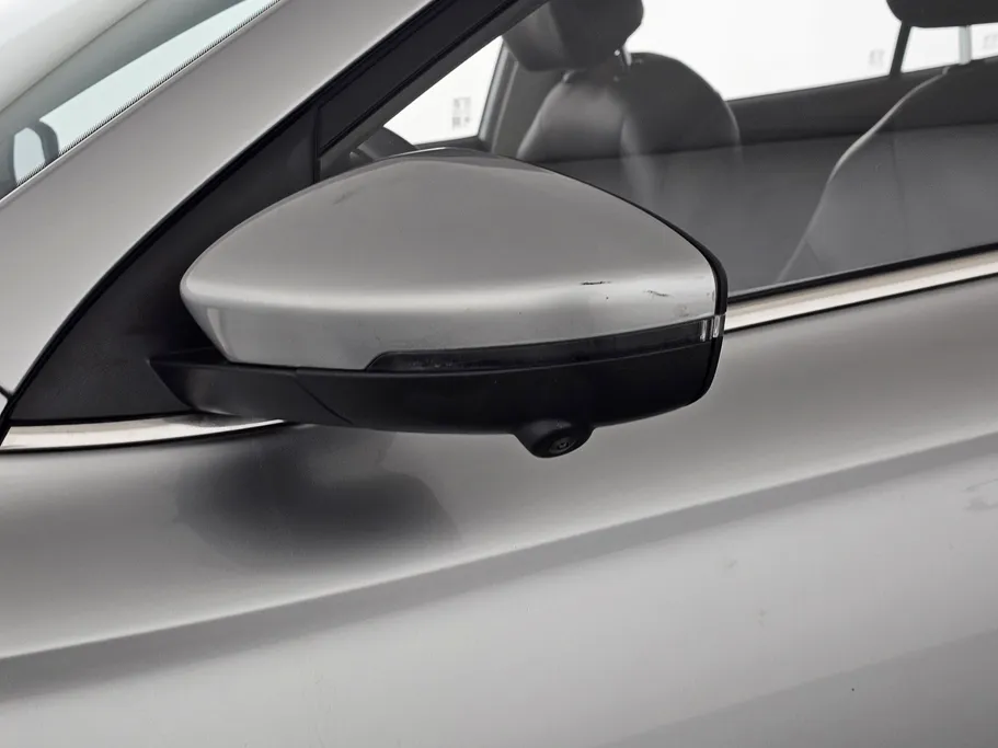 ام جي 5 LUX 2023 