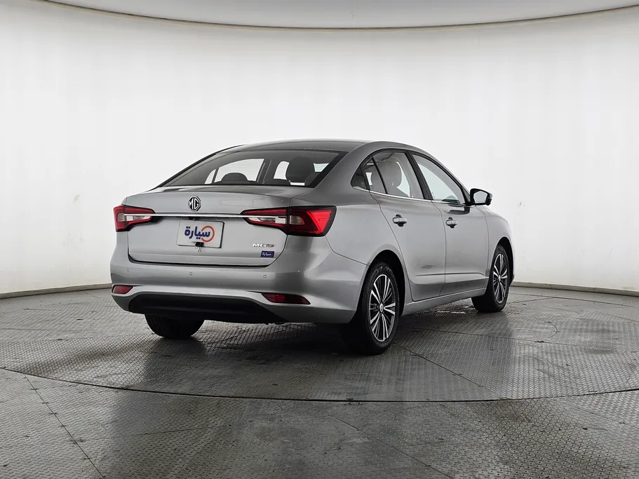 ام جي 5 LUX 2023 