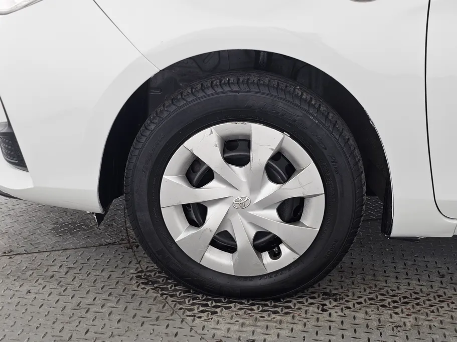 2021 Toyota Yaris  Y 