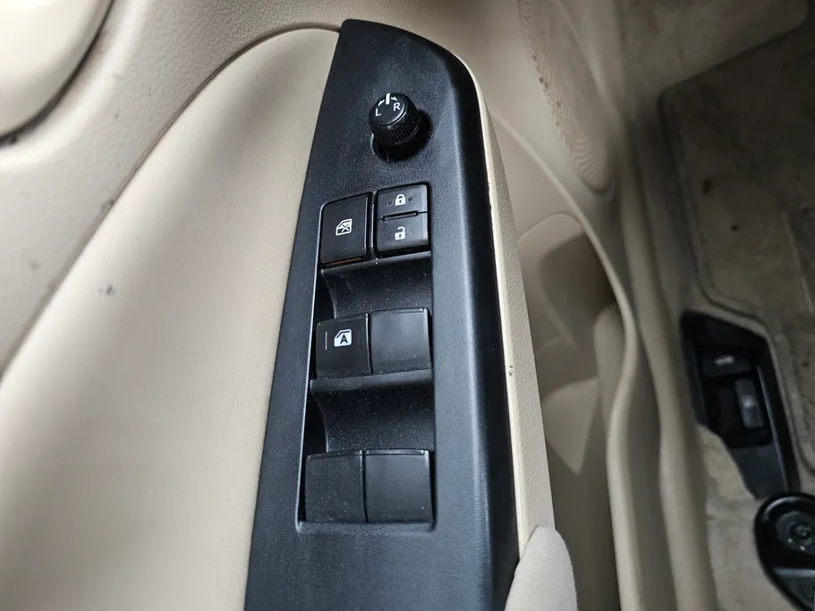 2021 Toyota Yaris  Y 