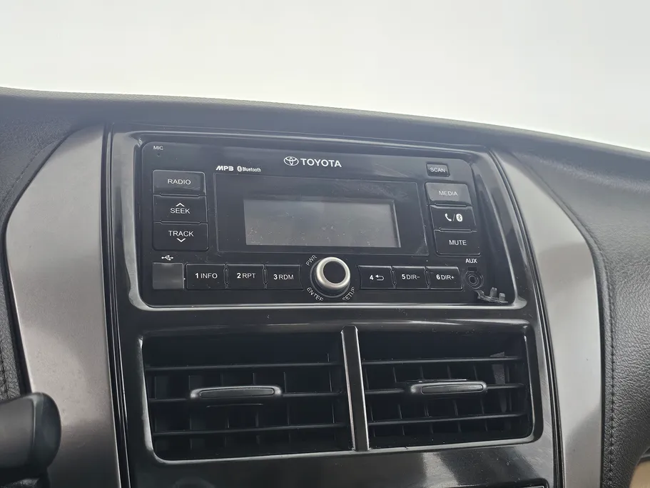 2021 Toyota Yaris  Y 