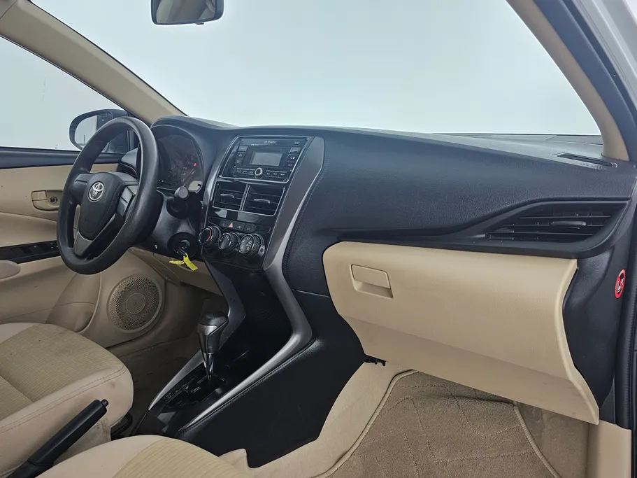 2021 Toyota Yaris  Y 