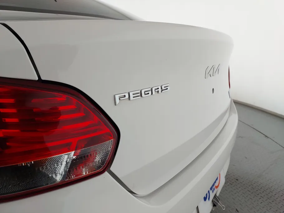 2022 Kia Pegas LX 