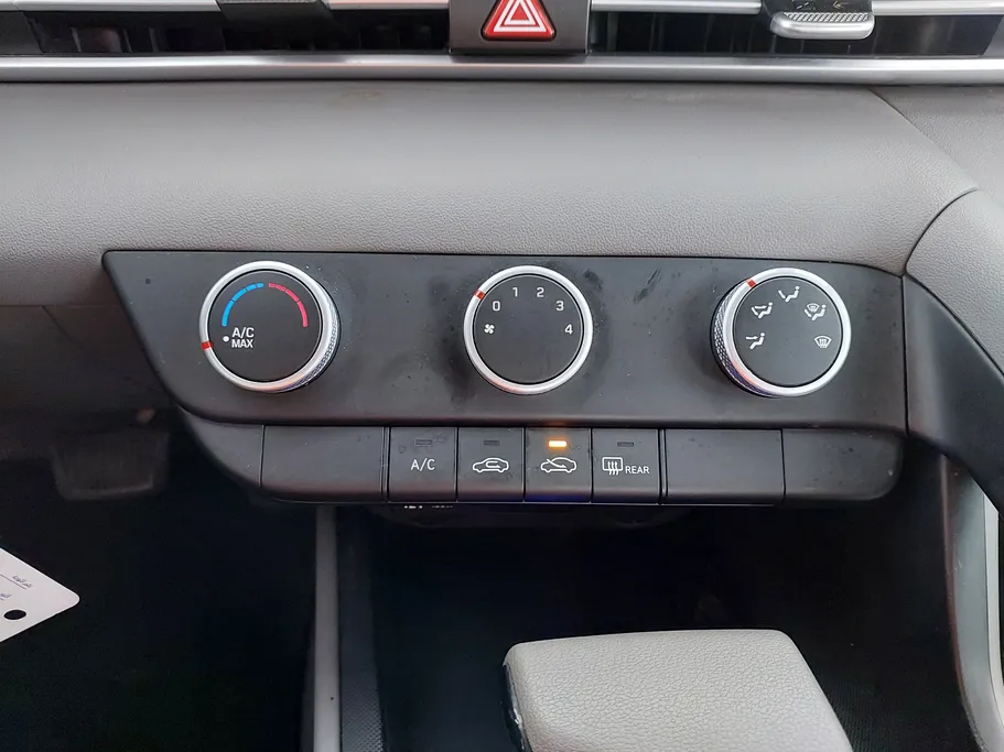 2024 Hyundai Elantra Fleet 