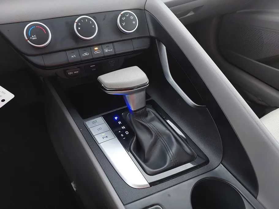 2024 Hyundai Elantra Fleet 