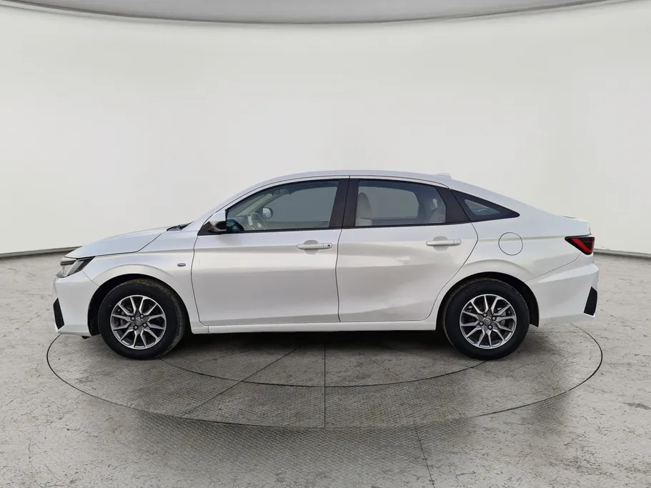 2023 Toyota Yaris  Y 