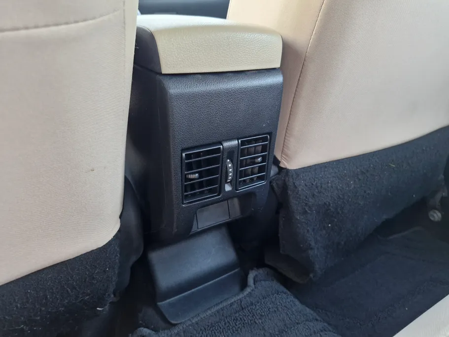 2023 Toyota Yaris  Y 