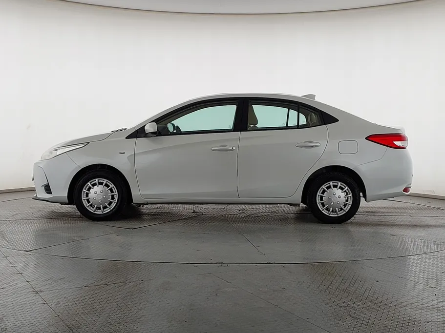 2021 Toyota Yaris  STD 