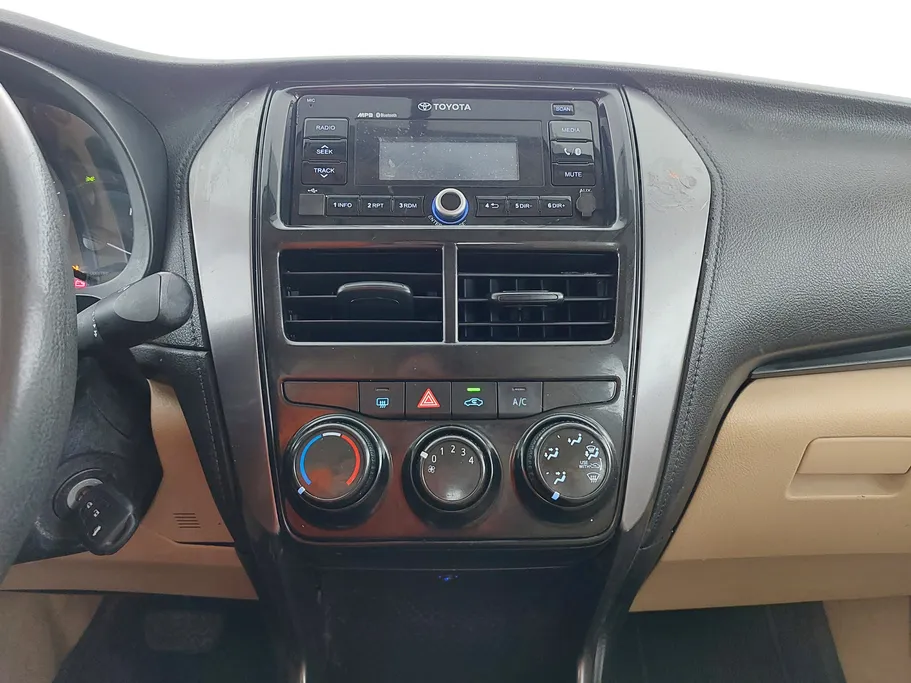 2021 Toyota Yaris  STD 