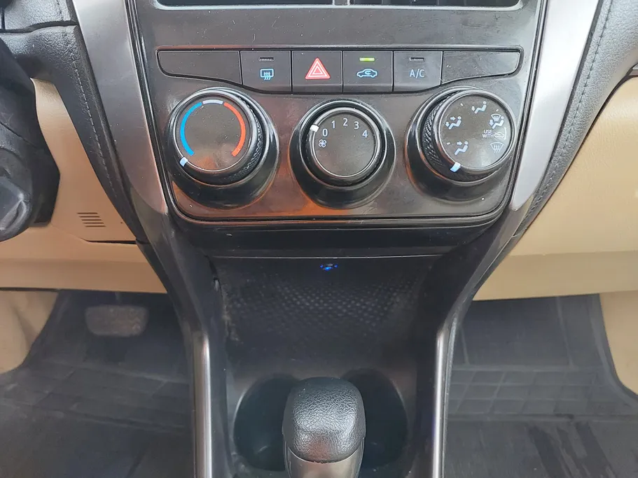 2021 Toyota Yaris  STD 