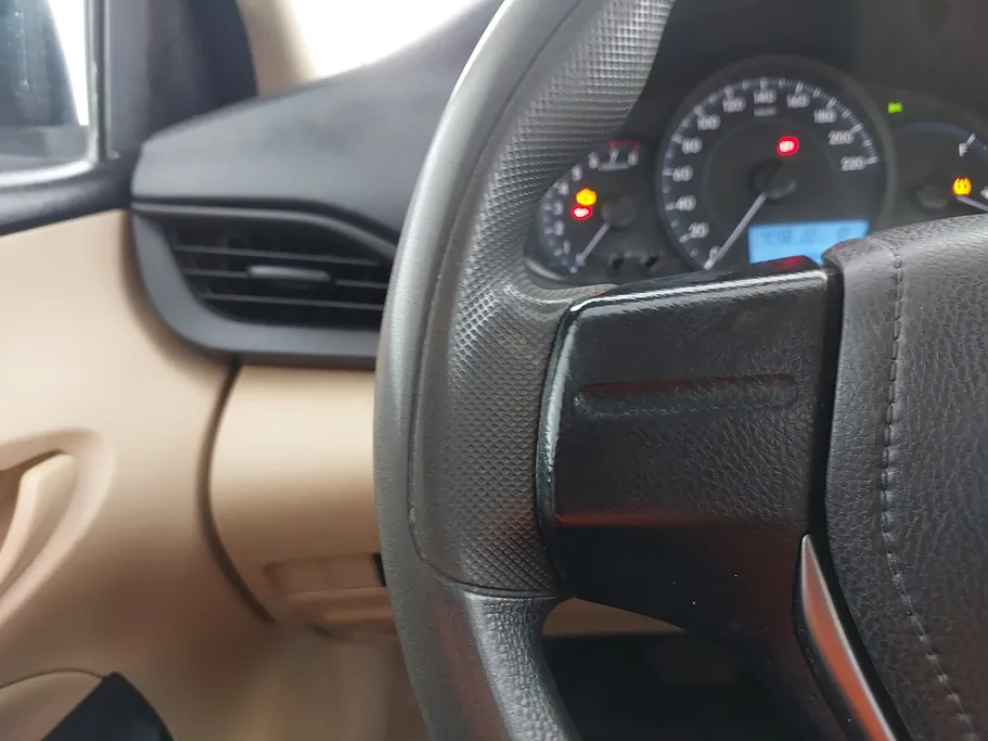 2021 Toyota Yaris  STD 