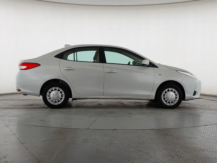 2021 Toyota Yaris  STD 