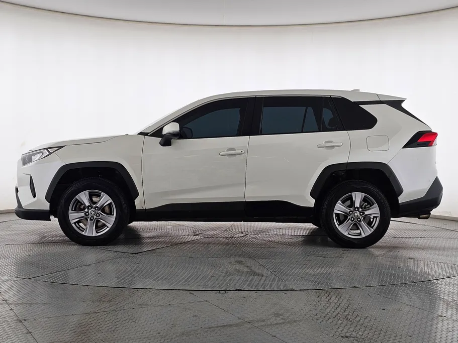 تويوتا راف فور LE 2022 