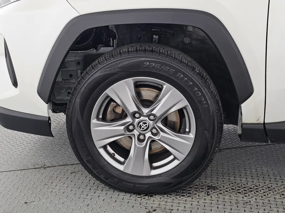 تويوتا راف فور LE 2022 