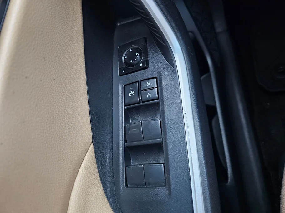 تويوتا راف فور LE 2022 