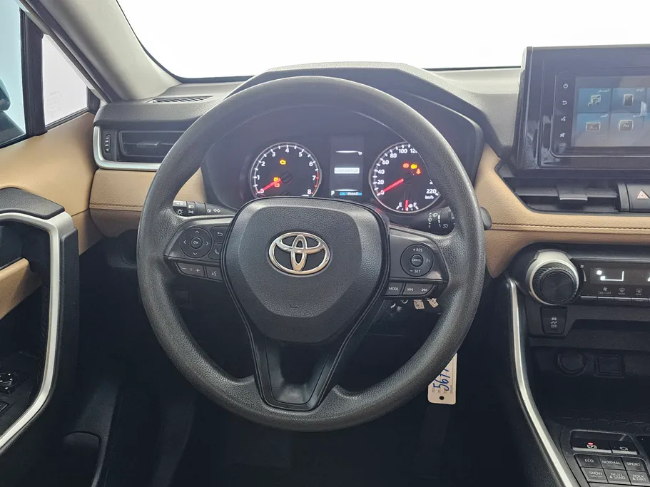 تويوتا راف فور LE 2022 