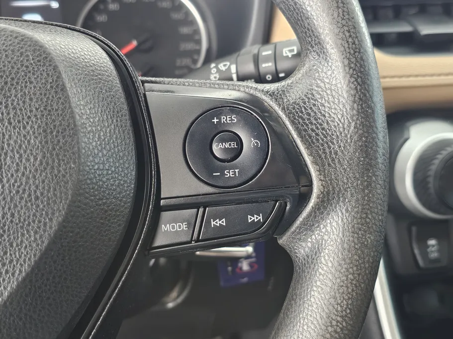 تويوتا راف فور LE 2022 