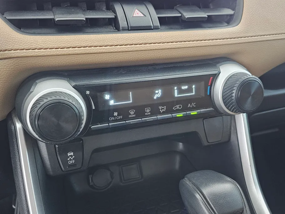 تويوتا راف فور LE 2022 