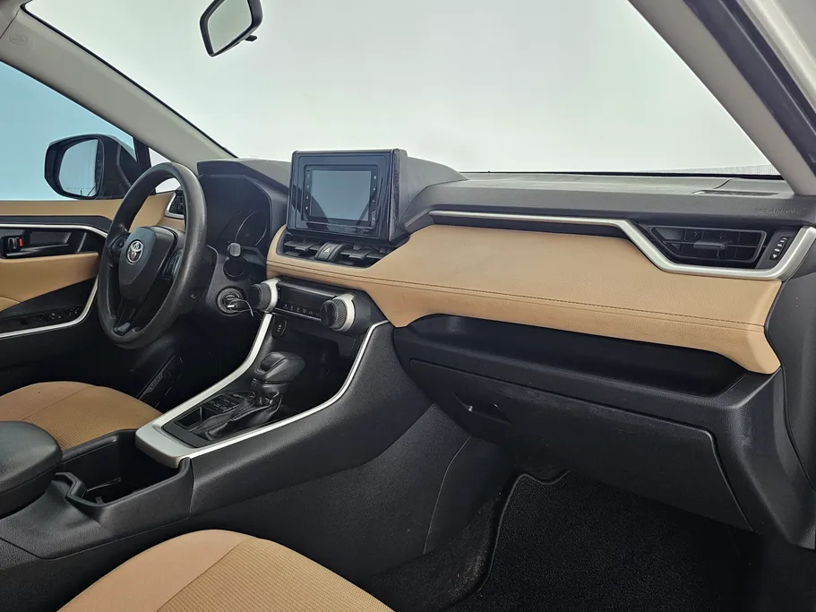 تويوتا راف فور LE 2022 