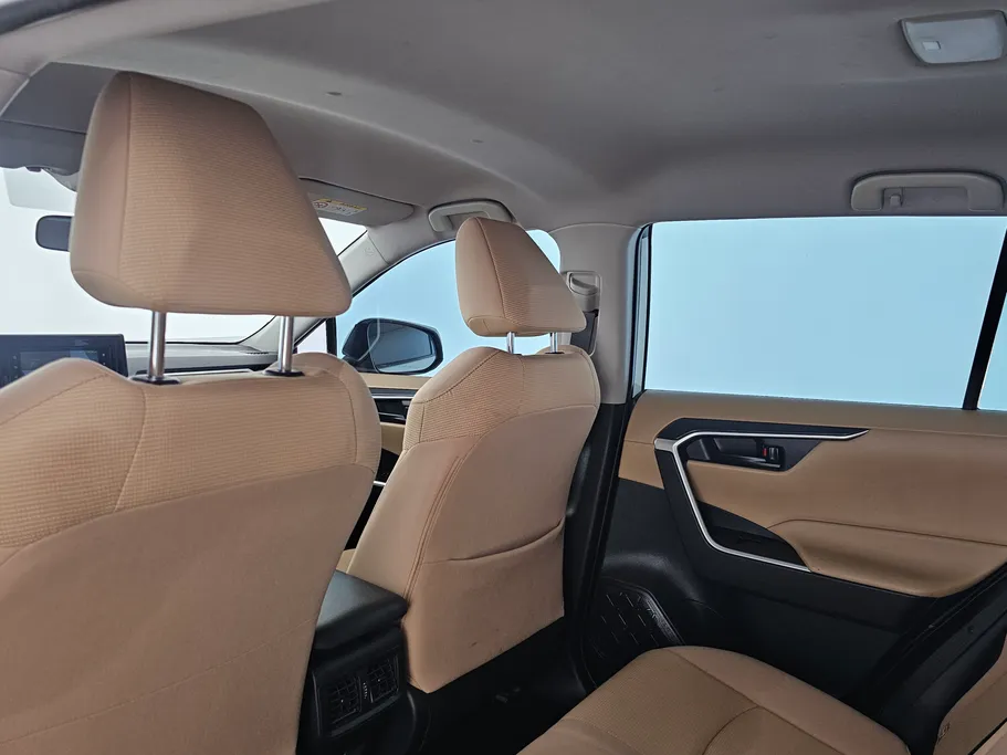 تويوتا راف فور LE 2022 