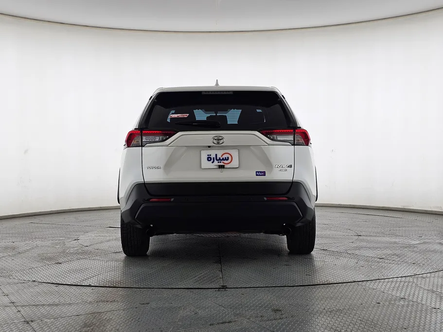 تويوتا راف فور LE 2022 