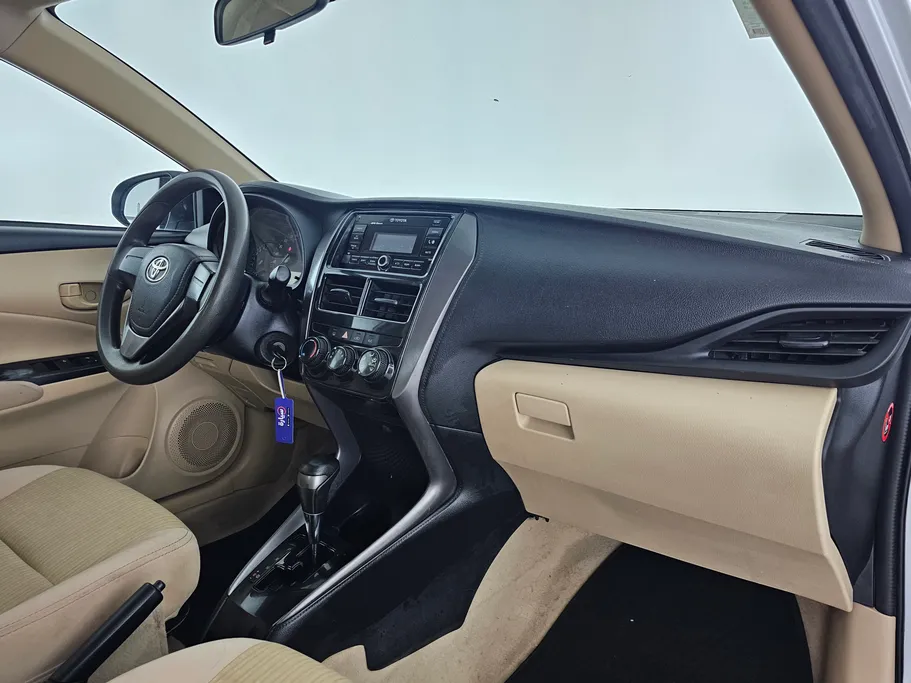 2021 Toyota Yaris  Y 