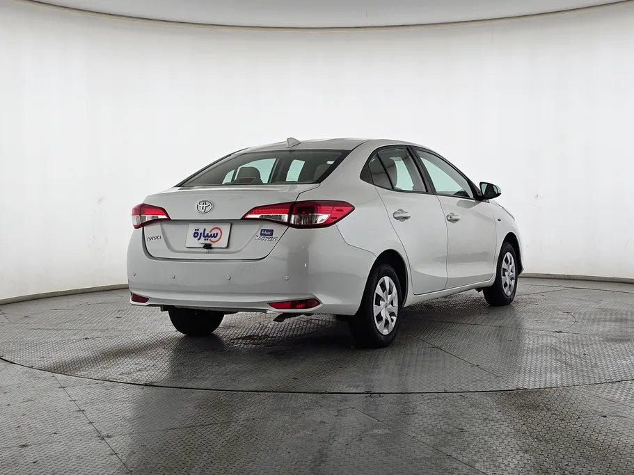 2021 Toyota Yaris  Y 