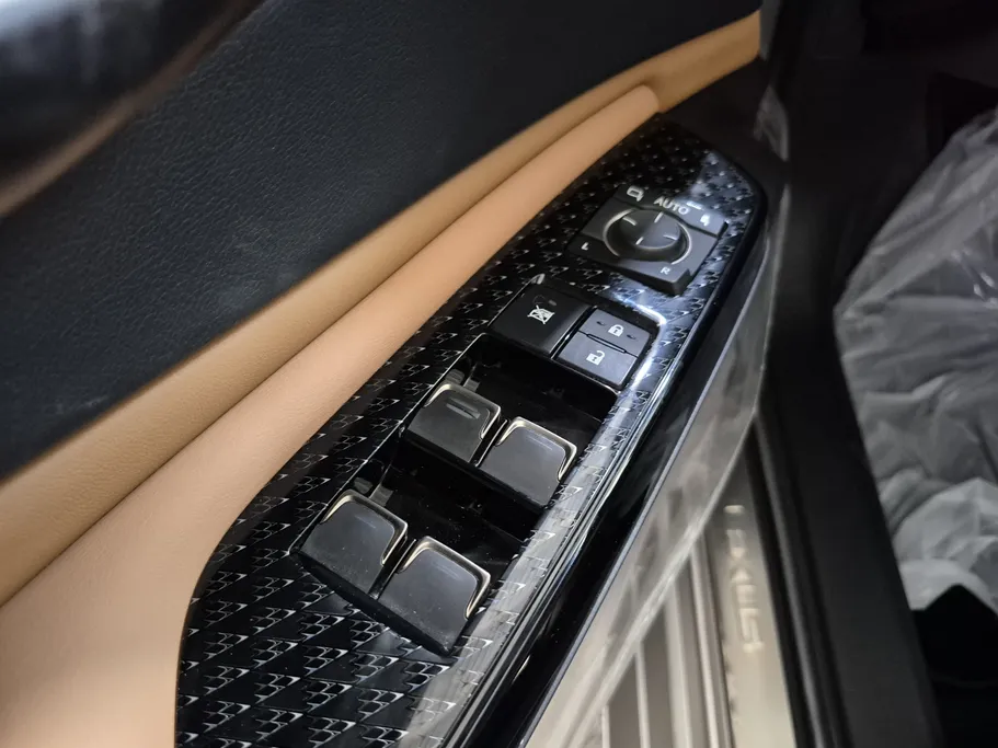 2024 Lexus ES 250 BB 