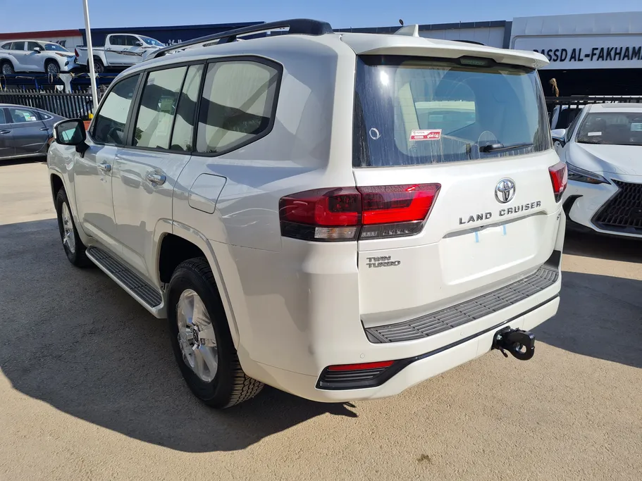 تويوتا لاندكروزر GXR2 2026 