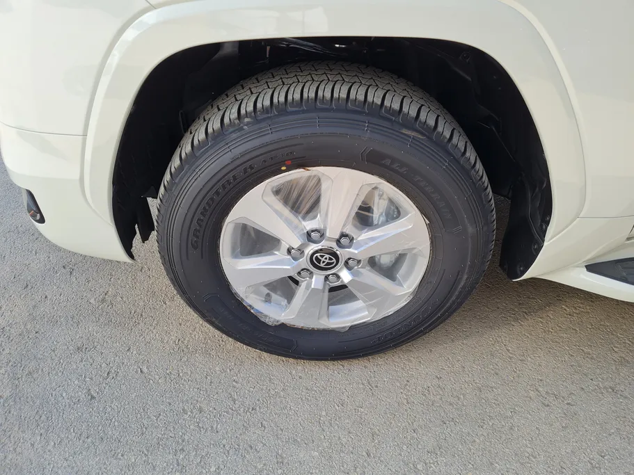 تويوتا لاندكروزر GXR2 2026 