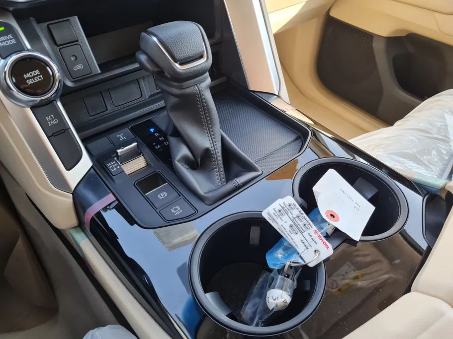 تويوتا لاندكروزر GXR2 2026 