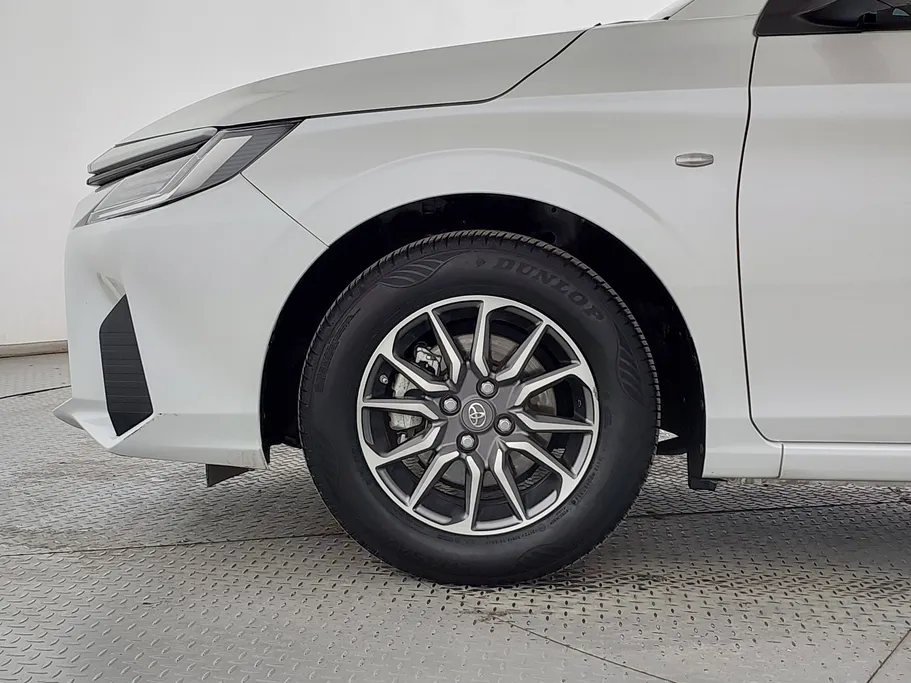 2024 Toyota Yaris  Y 