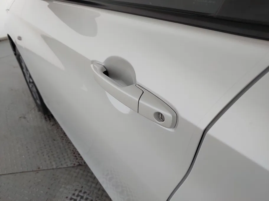 2024 Toyota Yaris  Y 