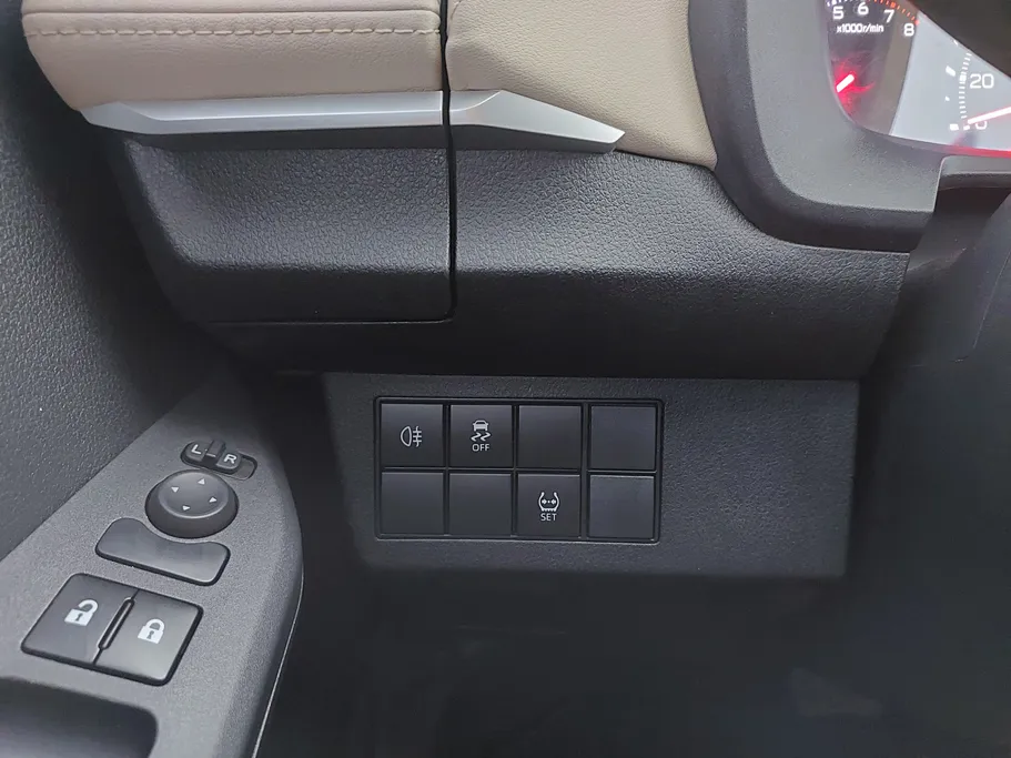 2024 Toyota Yaris  Y 