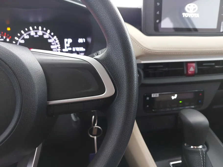 2024 Toyota Yaris  Y 