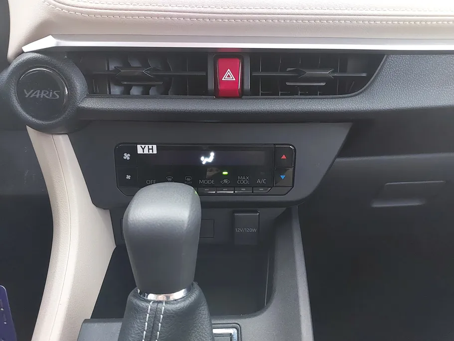 2024 Toyota Yaris  Y 