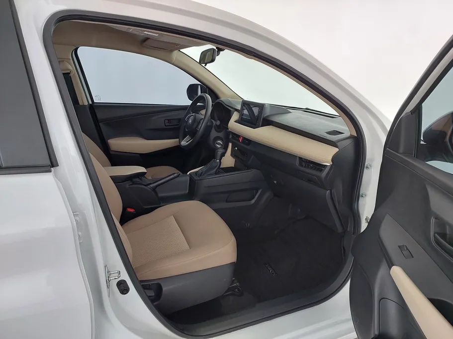 2024 Toyota Yaris  Y 