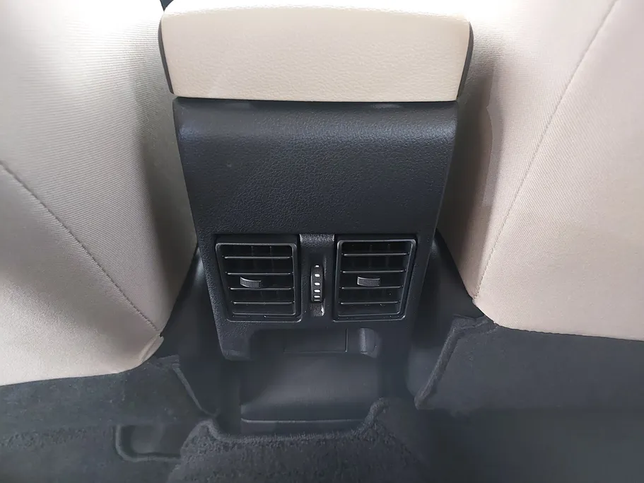 2024 Toyota Yaris  Y 