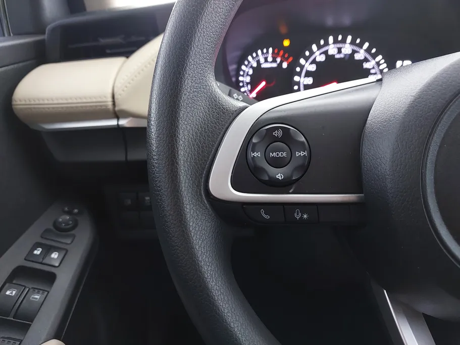 2024 Toyota Yaris  Y 