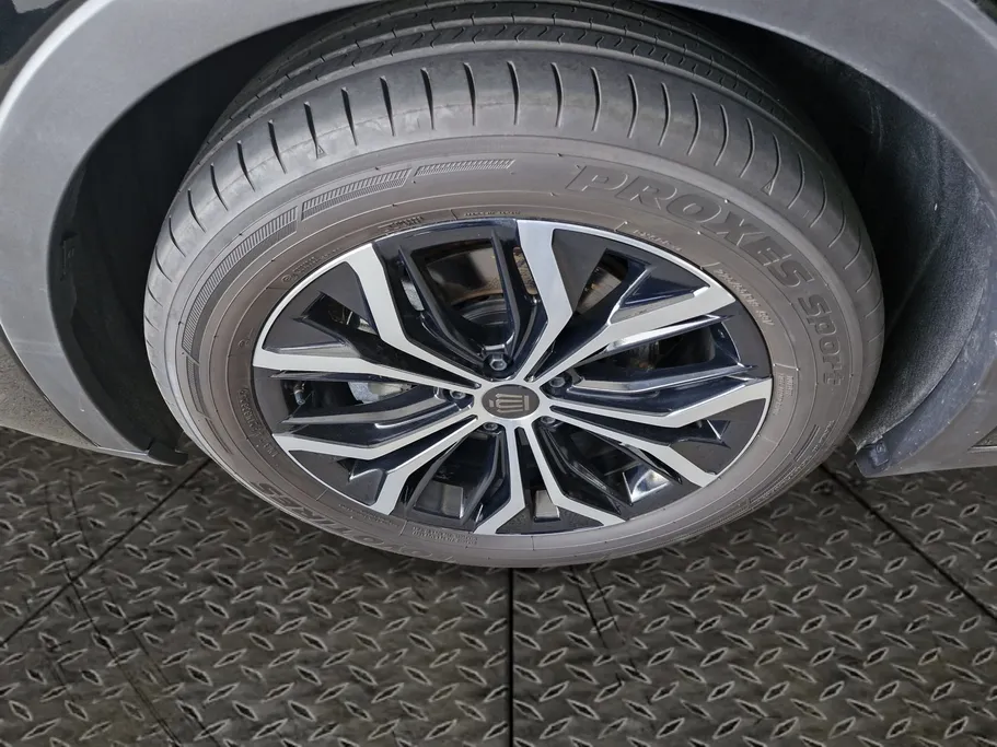 2025 Toyota Crown Premium 