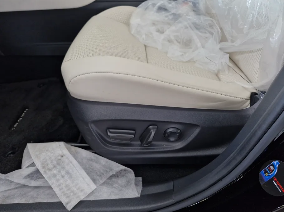 2025 Toyota Crown Premium 