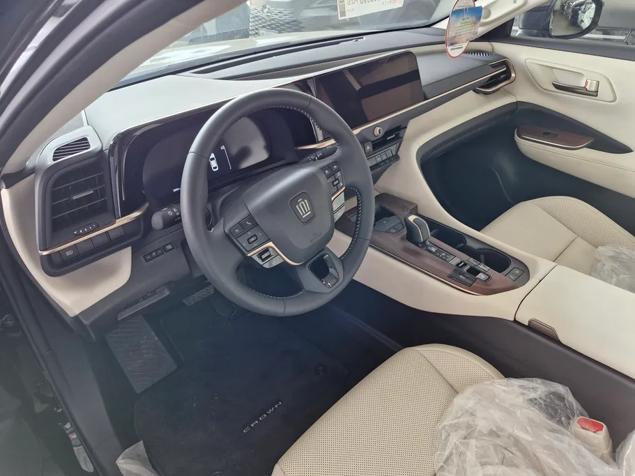 2025 Toyota Crown Premium 