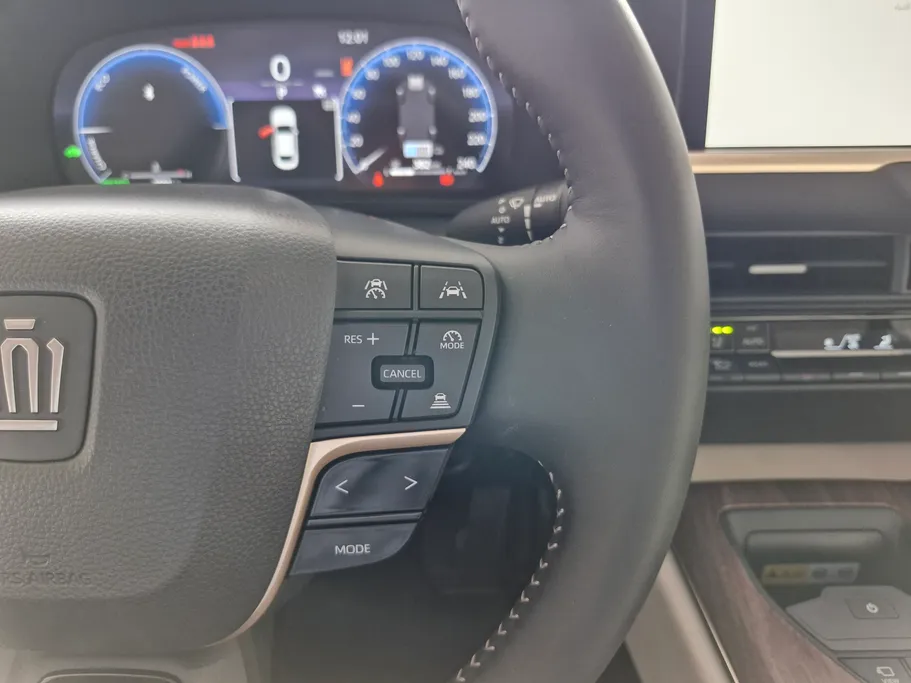 2025 Toyota Crown Premium 