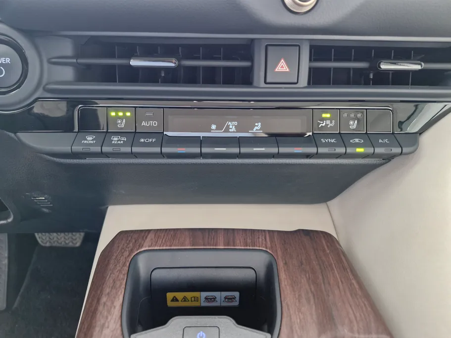 2025 Toyota Crown Premium 