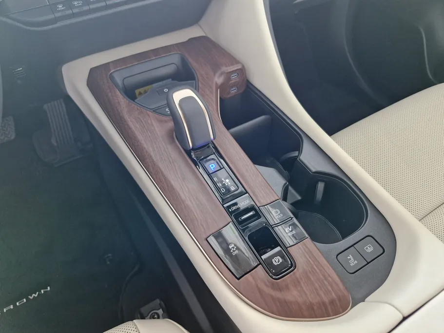 2025 Toyota Crown Premium 