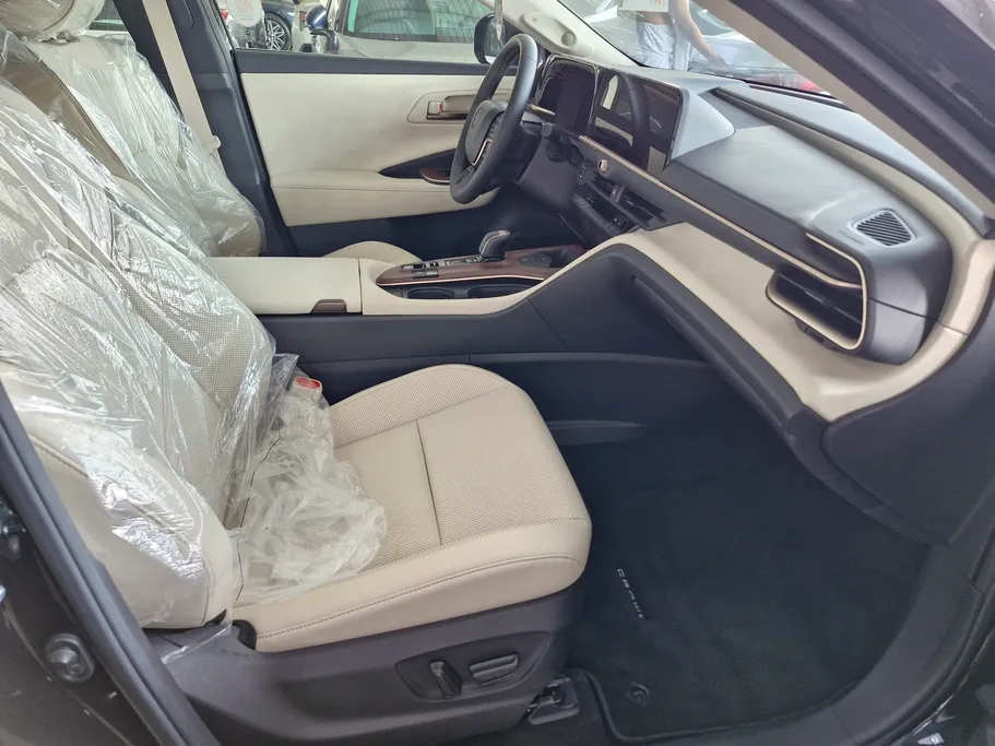 2025 Toyota Crown Premium 